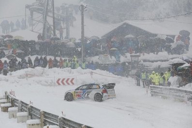 Sebastien Ogier - Julien Ingrassia
82º Rallye Automobile de Monte-Carlo 2014. Volkswagen Polo R WRC. Clasificado 1º.
El Rallye tenia un total de 1,373.36 Km de los que 360.48 divididos en 15 tramos, eran especiales, (una de ellas fue cancelada por exceso de nieve SS14 La Bollene Vesubie - Mouline 2 de 23.40 Km, mas conocido como Col de Turini, por exceso de nieve).
Se inscribieron 72 participantes, tomaron la salida 68, finalizaron 40.@
Palabras clave: Sebastien_Ogier;Julien_Ingrassia;Volkswagen;Polo;WRC;Montecarlo;2014;nieve;Col_Turini