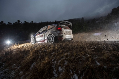 Bryan Bouffier - Xavier Panseri
82º Rallye Automobile de Monte-Carlo 2014. Ford Fiesta RS WRC. Clasificado 2º.
El Rallye tenia un total de 1,373.36 Km de los que 360.48 divididos en 15 tramos, eran especiales, (una de ellas fue cancelada por exceso de nieve SS14 La Bollene Vesubie - Mouline 2 de 23.40 Km, mas conocido como Col de Turini, por exceso de nieve).
Se inscribieron 72 participantes, tomaron la salida 68, finalizaron 40.
Palabras clave: ;Ford;Fiesta;WRC;Montecarlo;2014
