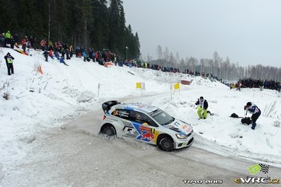 Andreas Mikkelsen - Mikka Anttila
62º Rally Suecia 2014. Volkswagen Polo R WRC. Clasificado 2º.
El Rally tenia un total de 1,572.01 Km de los que 323.54 Km divididos en 24 tramos eran especiales, (uno de ellos fue cancelado SS21 Hara 2 de 11.32 Km).
Se inscribieron 44 equipos, tomaron la salida 39, finalizaron 30.
COPYRIGHT Timo Anis.@
Palabras clave: Andreas_Mikkelsen;Volkswagen;Polo;WRC;Suecia;2014;nieve