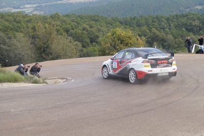 Carles Llinas - Kiko Torra
54º Rallye 2000 Viratges 2014. Mitsubishi Lancer Evo X.
Clasificado 3º.

El Rally tenia 88.26 Km cronometrados divididos en 10 tramos.
Tomaron la salida 99 equipos, 60 de ellos para el Campeonato de Catalunya Velocidad, 27 Regularidad y 12 de ECOseries.

Foto en A1 Taurons.
Palabras clave: 2000_Viratges;Manresa;Biela_Club_Manresa;2014