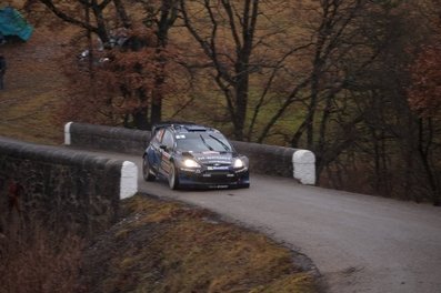 Elfyn Evans - Dan Barritt
82º Rallye Automobile de Monte-Carlo 2014. Ford Fiesta RS WRC. Clasificado 6º.
El Rallye tenia un total de 1,373.36 Km de los que 360.48 divididos en 15 tramos, eran especiales, (una de ellas fue cancelada por exceso de nieve SS14 La Bollene Vesubie - Mouline 2 de 23.40 Km, mas conocido como Col de Turini).
Se inscribieron 72 participantes, tomaron la salida 68, finalizaron 40.
Palabras clave: Elfyn_Evans;Ford;Fiesta;WRC;Montecarlo;2014