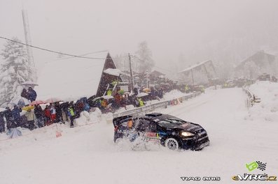 Elfyn Evans - Dan Barritt
Elfyn Evans - Dan Barritt
82º Rallye Automobile de Monte-Carlo 2014. Ford Fiesta RS WRC. Clasificado 6º.
El Rallye tenia un total de 1,373.36 Km de los que 360.48 divididos en 15 tramos, eran especiales, (una de ellas fue cancelada por exceso de nieve SS14 La Bollene Vesubie - Mouline 2 de 23.40 Km, mas conocido como Col de Turini).
Se inscribieron 72 participantes, tomaron la salida 68, finalizaron 40.@
Palabras clave: Elfyn_Evans;Ford;Fiesta;WRC;Montecarlo;2014;Col_Turini;nieve