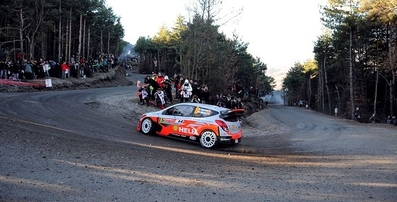 Dani Sordo - Marc Martí
82º Rallye Automobile de Monte-Carlo 2014. Hyundai i20 WRC (ALZ WR 31). Abandonó por problemas eléctricos (alternador) en SS5 Rosans - Sainte Marie - La Charce 2 de 17.98 km.
Hyundai Motorsport

Del 15 al 19 de Enero, Gap - Monaco.
Superficie: asfalto - nieve.

El Rallye tenia un total de 1373.36 Km de los que 360.48 divididos en 15 tramos eran especiales, (una de ellas fue cancelada por exceso de nieve SS14 La Bollene Vesubie - Mouline 2 de 23.40 Km, mas conocido como Col de Turini, por exceso de nieve).

Se inscribieron 72 equipos, tomaron la salida 68, finalizaron 40.@
Palabras clave: Hyundai;WRC;Montecarlo;2014