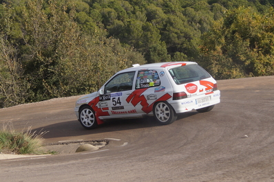 David Carrasco - Oscar Tirado
54º Rallye 2000 Viratges. Renault Clio 16v.

El Rally tenia 88.26 Km cronometrados divididos en 10 tramos.
Tomaron la salida 99 equipos, 60 de ellos para el Campeonato de Catalunya Velocidad, 27 Regularidad y 12 de ECOseries.

Foto en A1 Taurons.
Palabras clave: 2000_Viratges;Manresa;Biela_Club_Manresa;2014