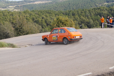 Jorge Villasan - Pedro Villasan
54º Rallye 2000 Viratges 2014. Seat 127.

El Rally tenia 88.26 Km cronometrados divididos en 10 tramos.
Tomaron la salida 99 equipos, 60 de ellos para el Campeonato de Catalunya Velocidad, 27 Regularidad y 12 de ECOseries.

Foto en A1 Taurons
Campeonato de Regularidad.
Palabras clave: 2000_Viratges;Manresa;Biela_Club_Manresa;2014