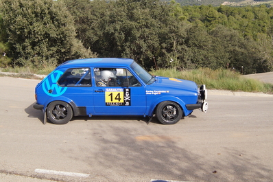 Jose Pujol - Carles Fernadez
54º Rallye 2000 Viratges 2014. Volkswagen Golf Oettinger 1.6S.

El Rally tenia 88.26 Km cronometrados divididos en 10 tramos.
Tomaron la salida 99 equipos, 60 de ellos para el Campeonato de Catalunya Velocidad, 27 Regularidad y 12 de ECOseries.

Foto en A1 Taurons
Campeonato de Regularidad.
Palabras clave: 2000_Viratges;Manresa;Biela_Club_Manresa;2014
