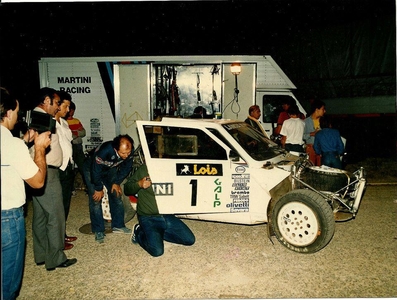 Asistencia del Equipo Matini Lancia en el Lois Rally Algarve 1985
Lancia Delta S4 (A6 37179). Abandonó por rotura de transmisiòn, aunque siguio en el rally con el dorsal 0 para seguir evolucionando el coche.
Del 31 Octubre al 2 de Noviembre, Silves - Armação de Pêra (Portugal).
Superficie: grava con 545,00 km divididos en 30 tramos cronometrados.
Tomaron la salida 77 equipos, finalizaron 23.

Es la tercera aparición Oficial Competitiva del Lancia Delta S4, después del debut en el Rally 1000 Pistes, (Francia), donde compitió con la calificación de prototipo, en el 14º Colline di Romagna donde quedó 1º y antes del Debut Oficial en el Mundial de Rallyes en el 34º Lombard RAC Rally de 1985.@
Palabras clave: Markku_Alen;Algarve;Portugal;1985;Asistencias;Lancia;Delta;S4