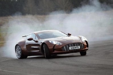 Aston Martin One-7
Palabras clave: Aston_Martin