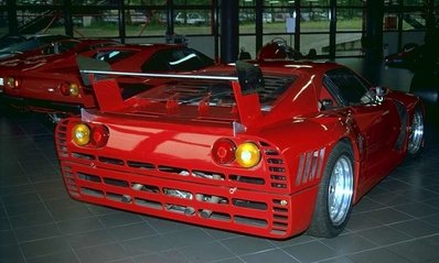 Ferrari 288 GTO â€œEvoluzioneâ€
Nadie sabe a ciencia cierta porque Ferrari creò el 288 GTO â€œEvoluzioneâ€, pero todo hace indicar que podrà­a haber sido para participar en el Grupo B,Grupo S en 1987.
Palabras clave: Ferrari;GRupo_S;Grupo_B;1986