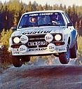 Nombre del archivo=1979_003_005_Bjorn_Waldegard__Hans_Thorszelius2C_Ford_Escort_RS18002C_3rd_28229.jpg
Tamaño del archivo=259KiB
Dimensiones=829x900
Fecha añadida=19 Diciembre 2018 1979_003_005_Bjorn_Waldegard__Hans_Thorszelius2C_Ford_Escort_RS18002C_3rd_28229.jpg