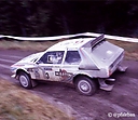 Nombre del archivo=1986_002_003_Markku_Alen_Alen-Kivimaki2C_Lancia_Delta_S42C_Myherin_stage2C1986_RAC_Rally.jpg
Tamaño del archivo=148KiB
Dimensiones=900x783
Fecha añadida=21 Junio 2018 1986_002_003_Markku_Alen_Alen-Kivimaki2C_Lancia_Delta_S42C_Myherin_stage2C1986_RAC_Rally.jpg